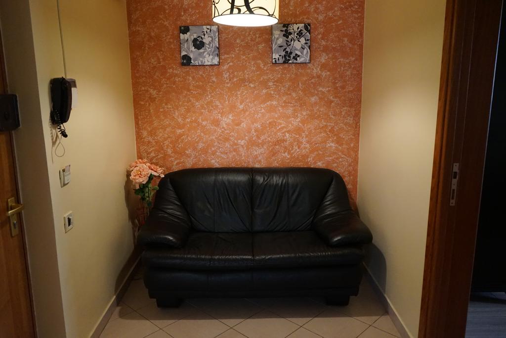 Agentia H Accommodation Букурещ Екстериор снимка