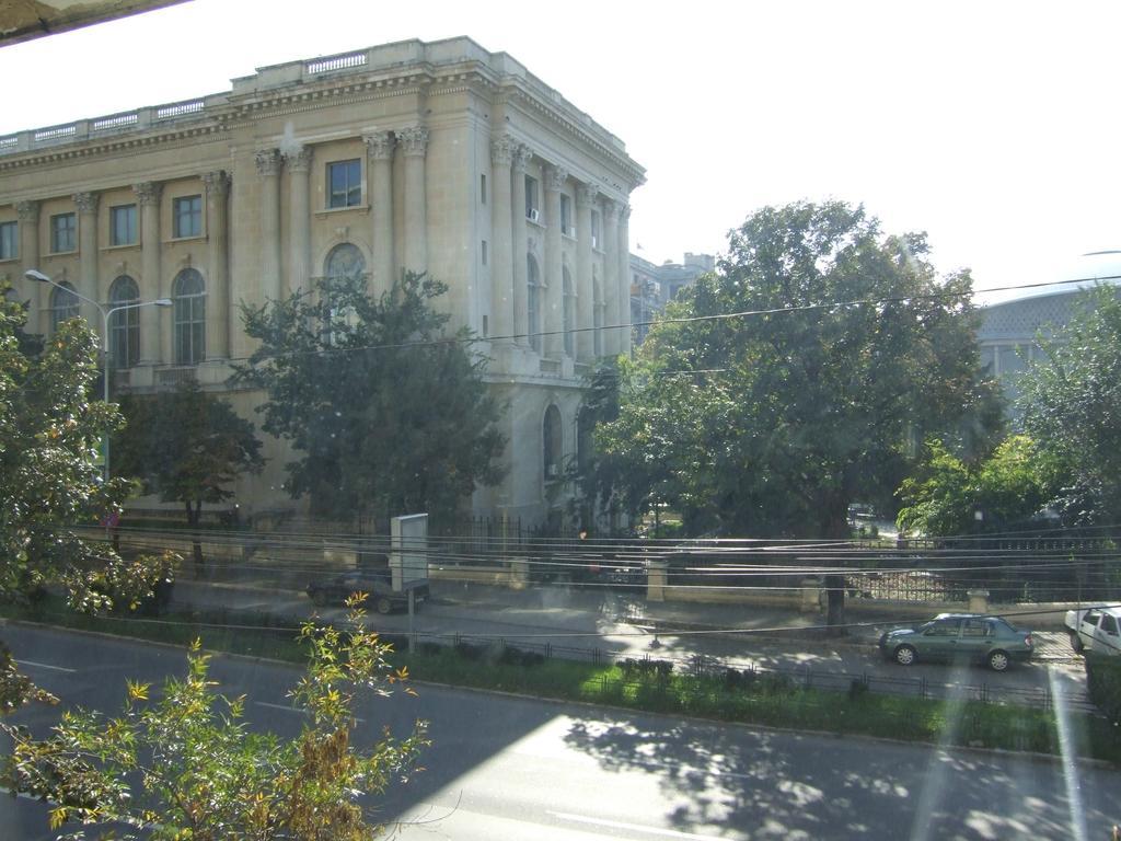 Agentia H Accommodation Букурещ Екстериор снимка